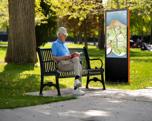 How to Choose Outdoor Displays with High Brightness for Harsh Environments？